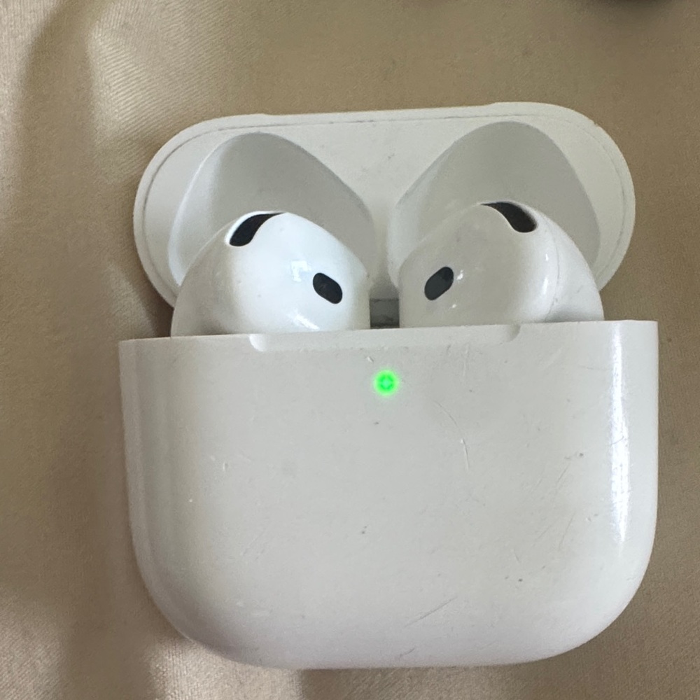 Apple AirPods 4 with Active Noise Cancellation